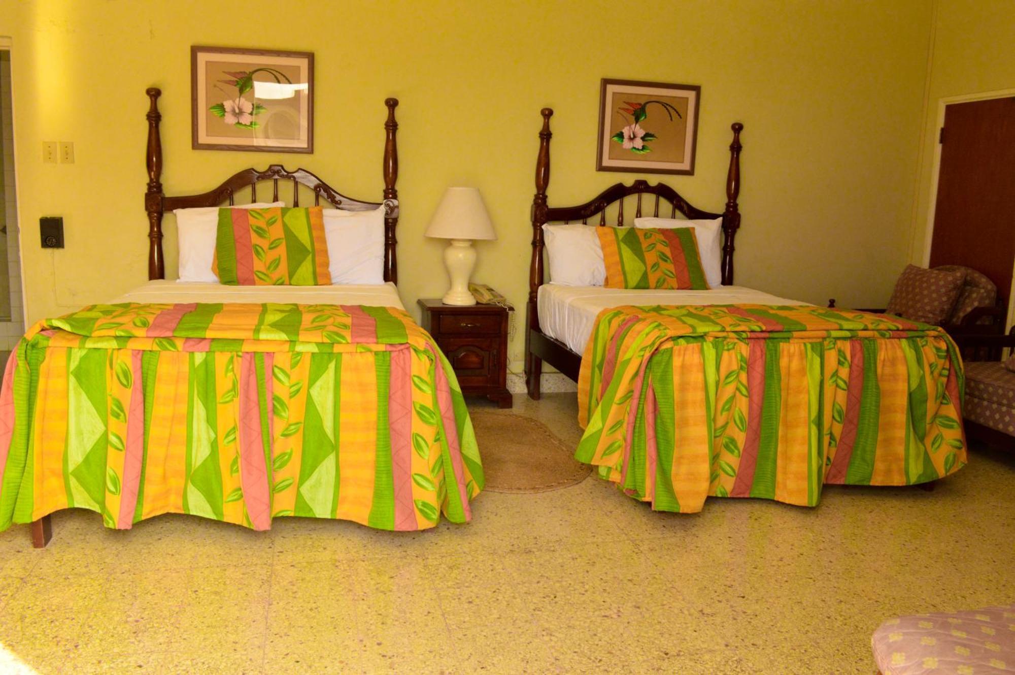Sahara dela Mer Inn Montego Bay Exterior foto