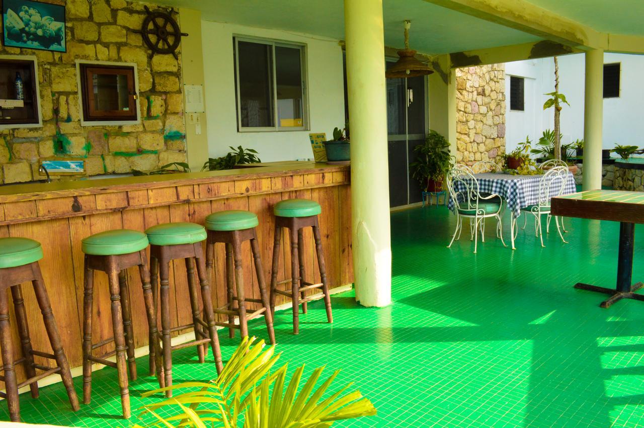 Sahara dela Mer Inn Montego Bay Exterior foto
